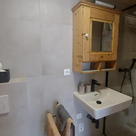 Lucany Nad Nisou 804 Appartement *
